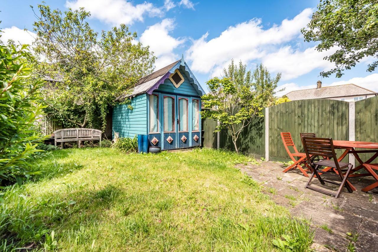 Lovely Three Bedroomed House, Parking 2 Cars Londres Exterior foto